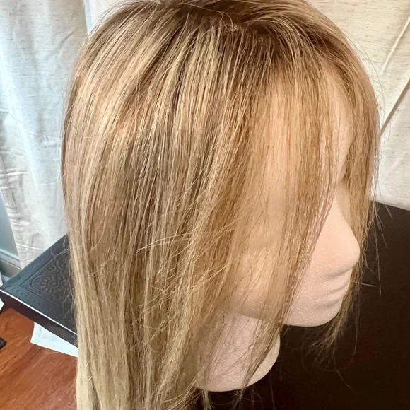 Human Hair Lace Front Wig – 18” Honey Blonde Highlights w/ Dark Roots